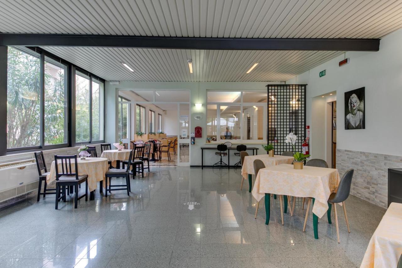 Hotel Merope 3*